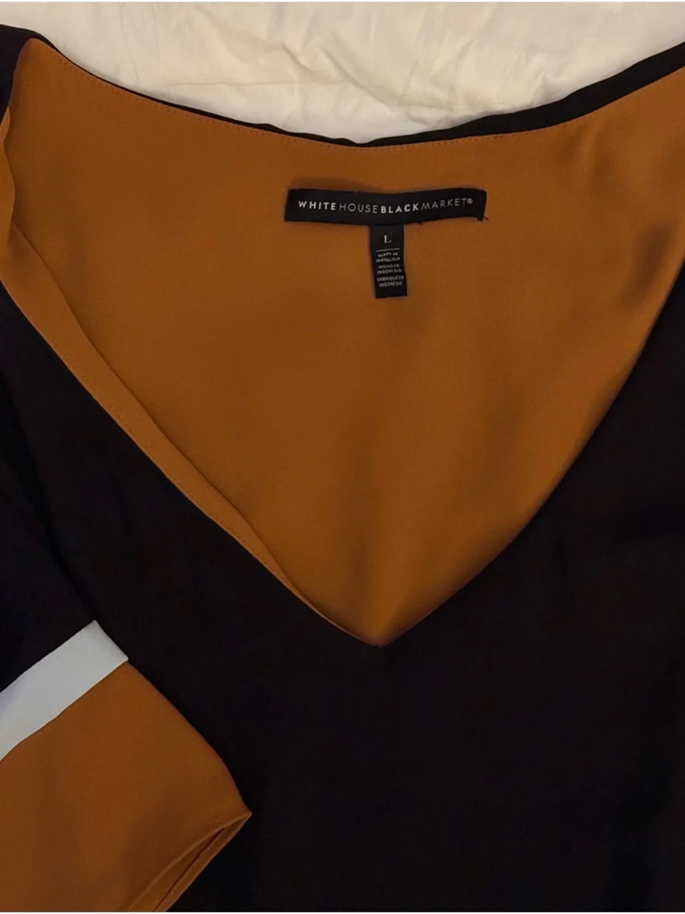 White House Black Market Black & Brown V-Neck Blouse Size Large (W11) - Picture 5 of 12